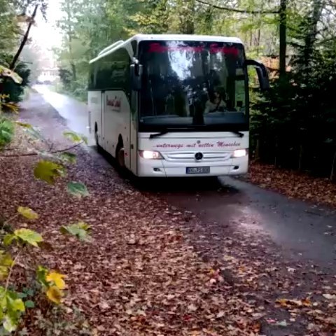 DANKE!!!!!
Dank unserer großartigen, motivierten, professionellen, lustigen, empathischen und begeisterten Teamer in Bad Hersfeld und in Essen-Werden und unserer toll unterstützenden Partner haben wir in diesen Herbstferien den Schritt wagen können!
Wir durften in dieser verrückten Zeit 25 Jugendliche aus Hamburg und 23 Jugendliche aus Dortmund in der #leitplanke intensiv kennenlernen -
Danke an euch, was habt ihr performt!
Jetzt freuen wir uns MEGA auf die weitere Begleitung und Vertiefung-in Hamburg, Dortmund und auf dem Bildschirm!
Hauptsache, für euch!
#leitplanke #phasebe #trotzcorona #berufsorientierung #jugendliche #chancen #schulabschluss #stärkenstärken #esgehtweiter #motivierenstärkenorientieren