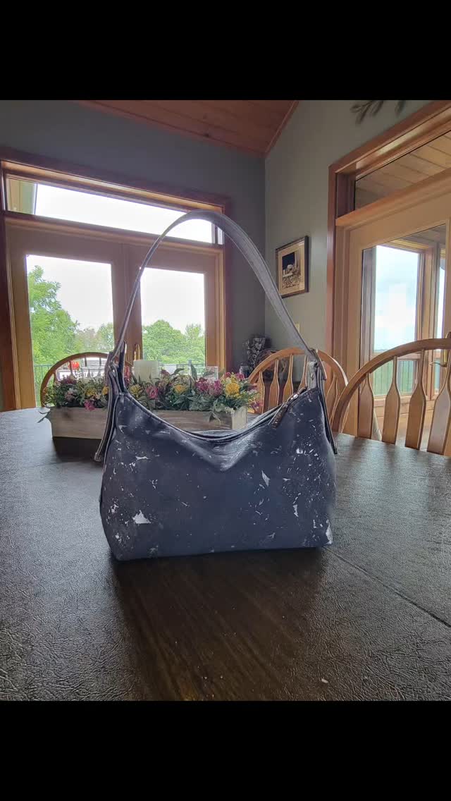 The Lusso, pattern by Simply Classic. This is a mid sized, kind of hobo, slouchy bag. I love it! I made it completely out of cork with chrome hardware. The handles on this bag are connected with buckles, which makes the straps completely adjustable. The interior is cotton with a slip pocket and a zipper pocket. This is a nice looking bag.
#crossbodybag #corkcrossbody #custombag #simplyclassic #thelusso #slouchybag #everydayfashion