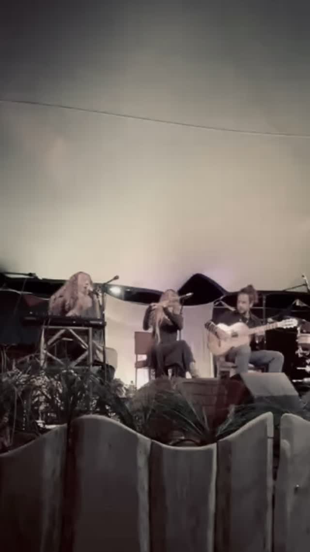 … wow I can hardly keep up with my life… but big updates to share soon...
Just on the train leaving the Ancient Trance Festival where I got to play with these beautiful talented people and on my way to fly to Italy to teach and play in the #conventofestival2025 … little snipped from last night
Thank youuuu 💛