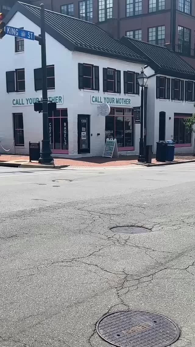 This could be you if you book your stay at Payne St. House 😏
#oldtownalexandria #visitalxva #oldtownalexandria #visitalexandria