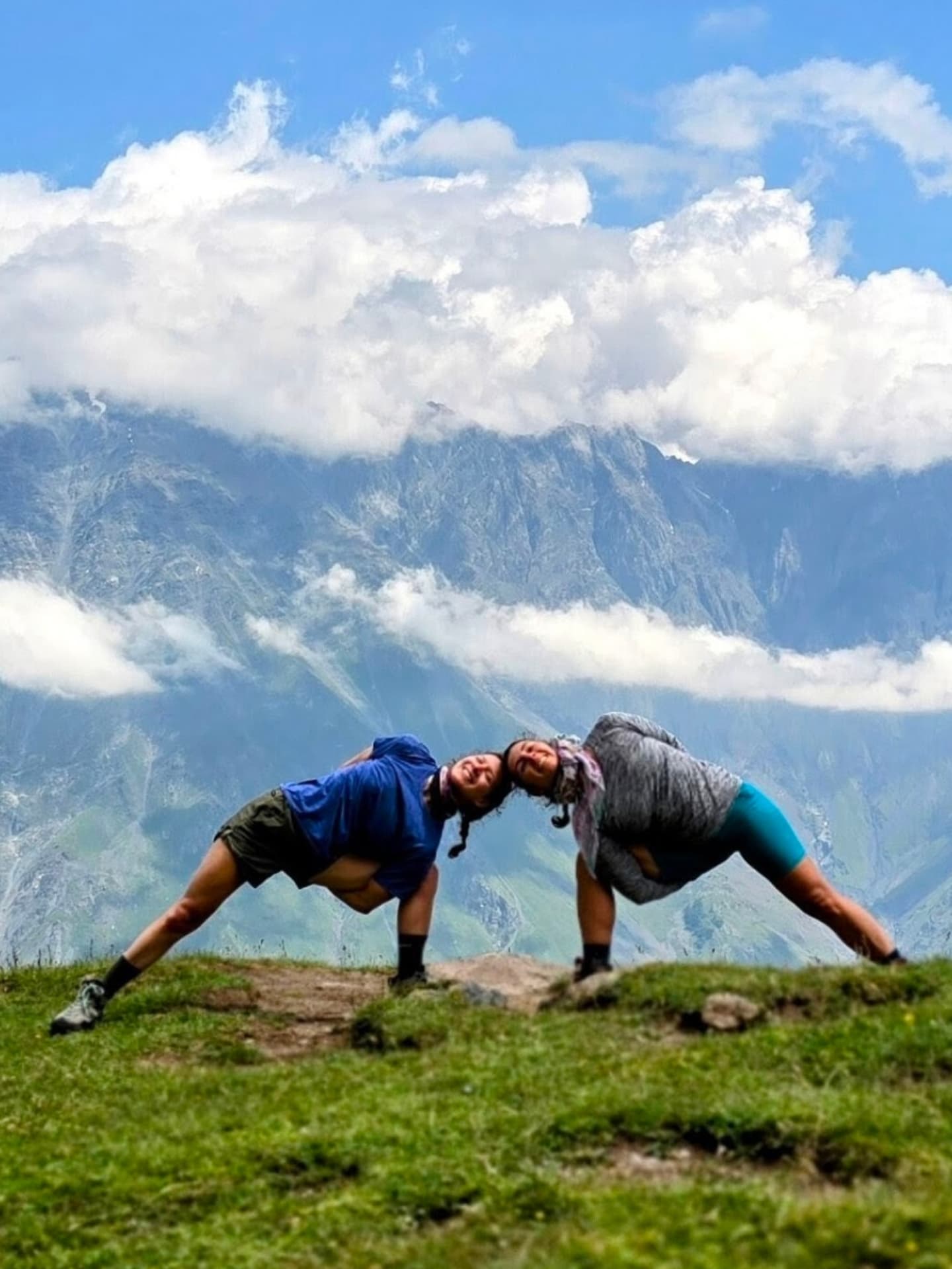 🏔️ Took a little time off retreat life last week… and climbed Mount Kazbek in Georgia.
4 days. 5,054m. One of the most challenging and mindblowing things I’ve ever done.
A huge thank you to @true_adventure.gr for everything ❤️ you always made sure we were fed and happy and that our spirits were high! 🏔️🌸
Feeling small, strong, grateful — and very ready for sea-level yoga again.
.
.
.
.
.
.
.
.
.
.
.
.
.
#nefelinineretreats #mountkazbek #hikinglife #yogaoffthemat #mountainmagic #georgiahiking #womenwhohike #adventuretime #HikingAndYogaAdventure
#yogawithaview #yogaforhikers #MountainsAreCalling #mountainyoga