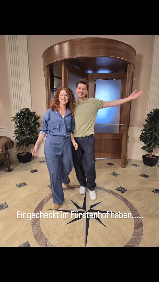 Unser @anthony_paul_official und seine Kollegenin @johanna.graen
@sturm_der_liebe #entertainment #serie #ard #fernsehen #täglich #fürstenhof #traumprinz