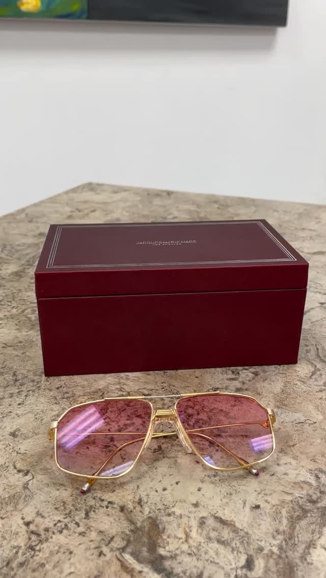 Another carefully selected pair of stunning glasses from @Jacquesmariemage, featuring bespoke Sensity Colours lens designs by @hoyalensuk – Exclusively available at Optique.
Featuring the style, Jagger – Limited Edition – Number 222 out of 450 that have ever been made from the stunning cult collection from JMM (Jacques Marie Mage) - Oversized, late-‘70s-inspired titanium aviators, featuring sculptural Art Deco-inspired bridge and brow bar.
BOOK YOUR EYE EXAM TODAY!
📍 Book online: optique.ky/book-online
📱 WhatsApp: +1 (345) 325-7945
📧 Email: info@optique.ky
☎️ Tel: (345) 949–EYES (3937) – Optique (Flagship)
☎️ Tel: (345) 946–EYES (3937) – Optique | Studio
We accept all major on-island insurance, including:
AETNA / BAF / CAYMAN FIRST / CG BRITCAY / CINICO / HSA BRITCAY / ONE HEALTH / PAN AMERICAN / VANGUARD RISK SOLUTIONS
#oliverpeoples #leisuresociety #saltoptics #jacquemariemage #mykitaofficial
#faceaface #thierrylasry #lunor #lindafarrow #eyewear #sunglasses #glasses #fashion #optical #optician #eyecare #vision #optometrist #optometry #veryfrenchgangsters #eyewearstyle
#boutiqueliving #grandcaymanislands
#caymanislands #optiquecayman #optiquestudioky