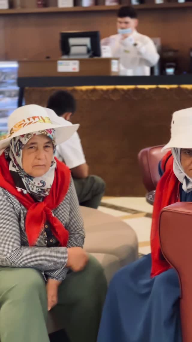 10 Temmuz’da birlikte çıktığımız bu kutlu yolculukta;
Medine’nin huzurunu, Mekke’nin aşkını ve dış ziyaretlerin hatırasını kalbimize kazıdık.
İşte geriye kalan o özel anlardan bazıları…
#Umre2025 #MekkeHatırası #ŞirketimizleUmre