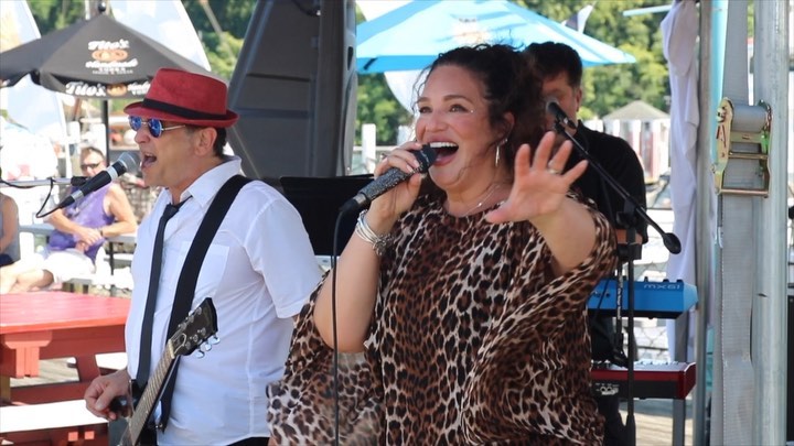 Mia and the Riff performing at Captain’s Cove. @miafanskow
Thank you to Mia and her band for having us come to capture this amazing performance!