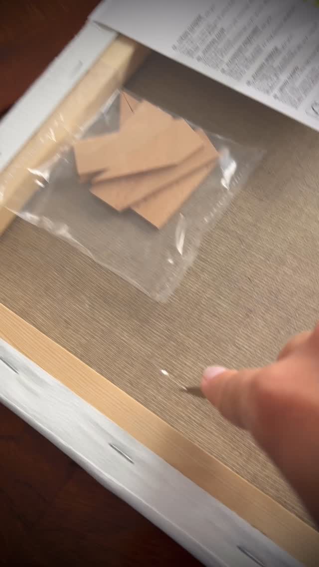 From a blank canvas to a candy dream 🍬🍸
Capturing texture, light, and that sweet feeling.
Painting in progress, stay with me till the final reveal!
Oilpainting, artwork, marshmallows, candies, sweets, artstudio, artist, process, cocktail, restaurant, deco, decoration, handmade