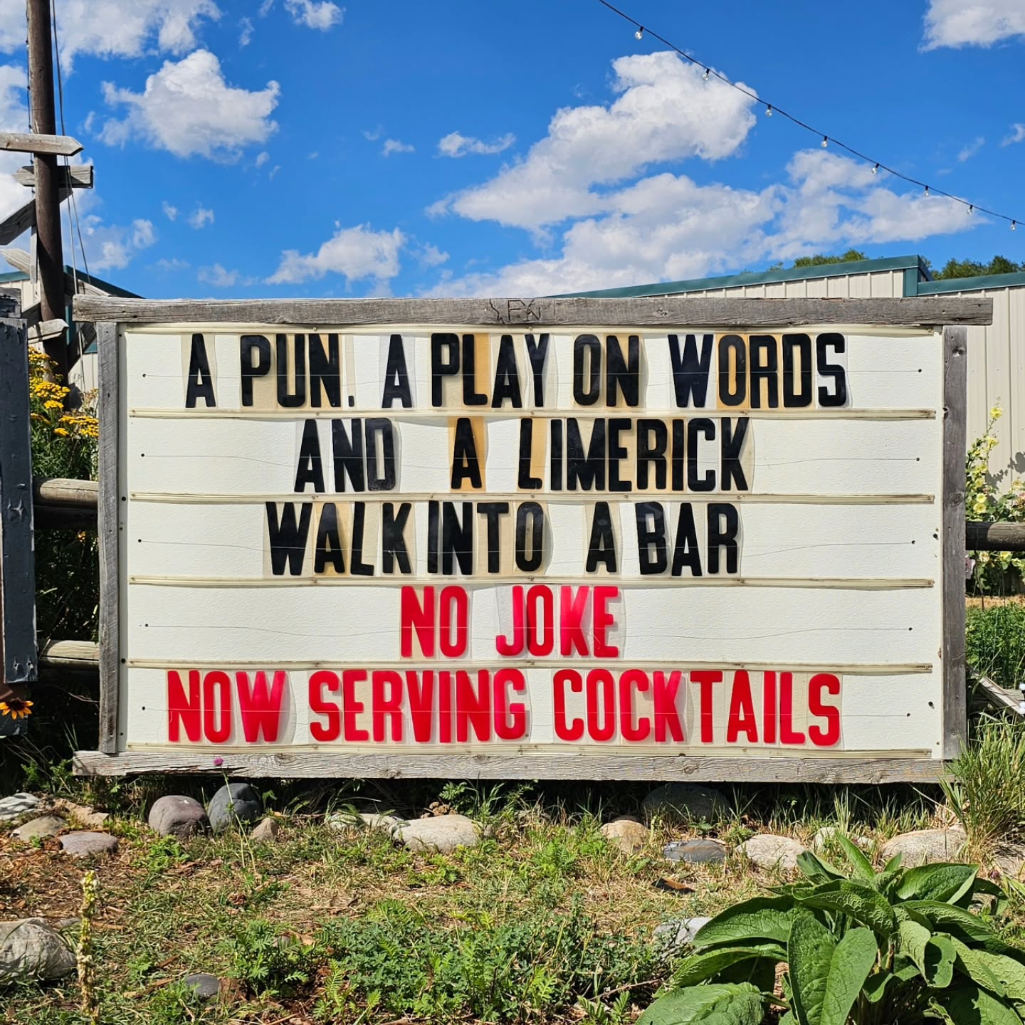 Just sayin'. Again if you didn't catch the last coupled posts. Same hours, just pouring liquor dranks too!
🥃
#montana #bbq #open #smokingmeat #liquor #cocktails #bar
