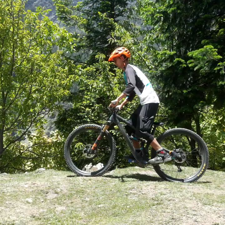 Tune your bike suspension. 2021 season about to start and we're stoked. Enjoy our award winning services in the Himalayas.
Find out more at: www.himalayanmtb.in
#himalayanmtb #Himalayan #mountainbike #adventures #Manali #HimachalPradesh #Himalayas #trails #mountainbikelife #Holidays #adventures #wanderlust #outdoorlife #mtblifestyle #mtbdaily #mountainbikinginindia #mountainsarecalling #RideMore #ridefree #ladakh #cyclinglife