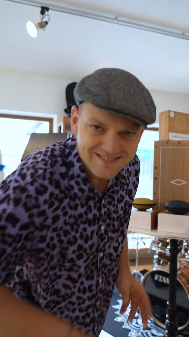 Platz 2: Sieht aus wie ein Raumschiff 🛸und klingt wie Yoga im Regenwald 🌳🎶
#tonguedrum #steeltonguedrum #musik #instrumente #meinl #perkussion #drums #pocketdrum
#pinzgauermusikhaus #musicstore #musikinstrument #zellamsee #pinzgau