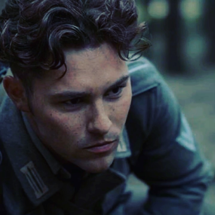 Feeling nostalgic today as FINALLY, my FIRST feature length film came out on streaming platties. This time last yearish I was having the best time with some cracking people. If you want to see the finished prod, ‘The Eastern Front: The Point of No Return’ is on Amazon Prime Vid, Sky Films and iTunes. The film’s pretty serious but inbetween any sniff of down time boy did we... sniff it. Just off to reunite and watch it with the cast! Going to be cracking to see them. (Not, seeKyle). #huzzarh #actarh #wewillrebuild @fire_in_the_hole_productions @mgamanagement 🍆