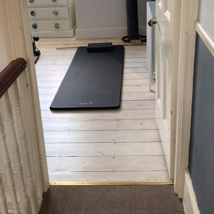 After intense negotiation with my wife I have finally convinced her to let me turn her favourite room into a home Pilates studio. I managed to grab a couple of pieces of equipment from our studio before lockdown and am fortunate to be able to continue from home. I walked to the window to show you my all but distant sea view and caught two Magpies on the rooftop 1 for sorrow 2 for JOY. Come and visit our website for online classes, tips and info at margatepilatesstudio.com Neil😄 x #pilates #margatepilates