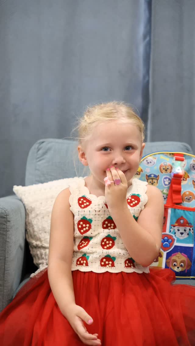 Big girl, big questions 💕🎒 We sat down with our daughter Ava before her first day of Pre-K to talk about the important stuff—favorite color, favorite animals, and who’s the boss (spoiler: she is 😅). Watch out world, here she comes!
.
.
.
#TurnkeyPhotography #RealEstateMedia #SWFLRealEstate #FloridaHomes #ListingPhotos #HomeMarketing #RealEstateExperts #DronePhotography #RealEstateVideo #PhotographyTeam #RealtorTools #ContentThatSells #VisualMarketing #PhotoVideoDrone #BonitaSpringsBusiness