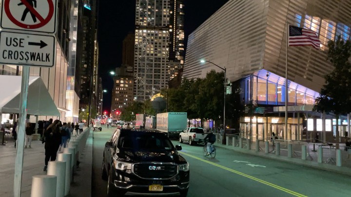 How lucky I am working in this amazing place, in such an special day! Thank you @univision @uninoticias @jbpdir62 for make me part of your amazing team.