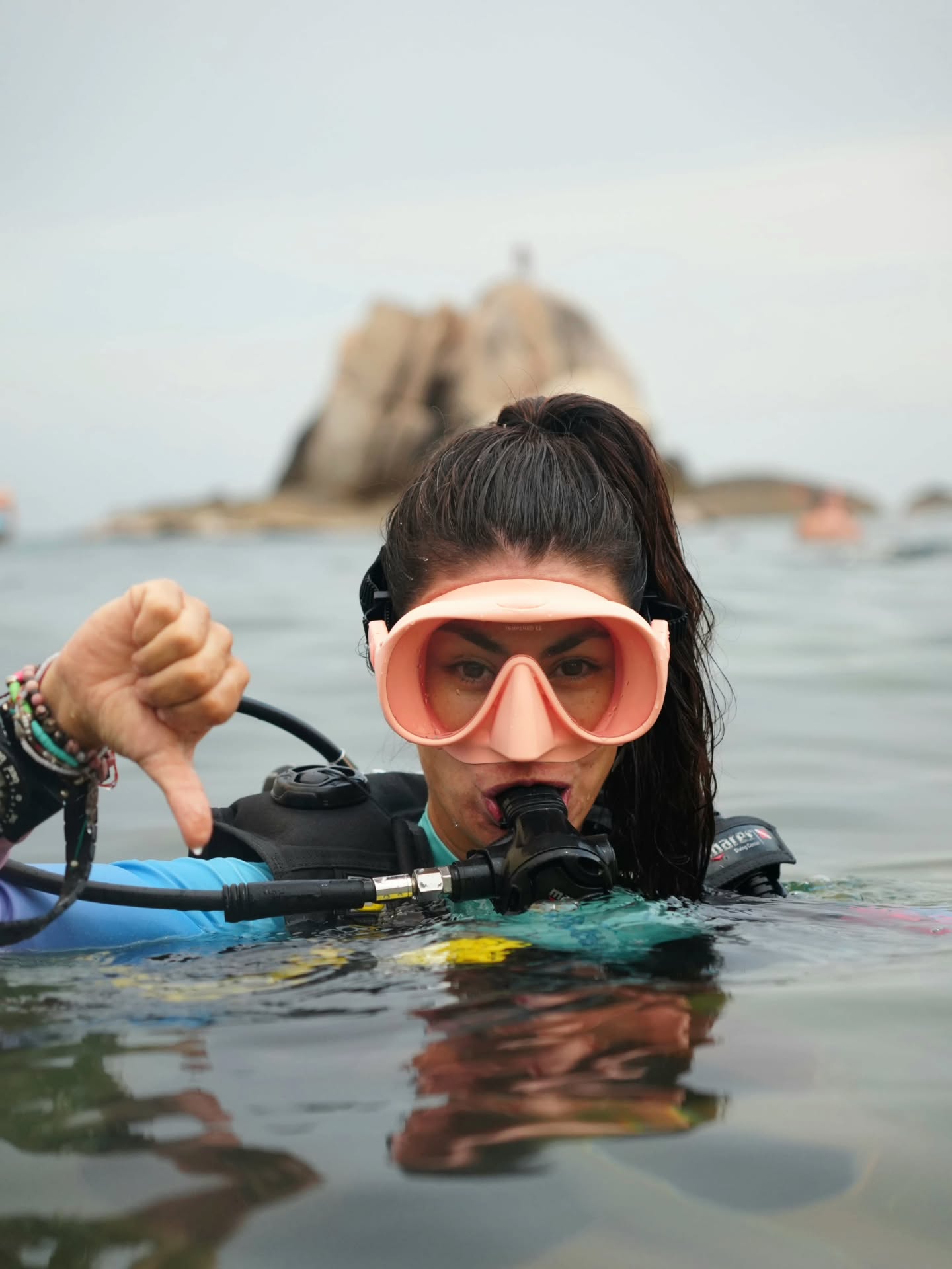 Trying not to drop the camera..
A day full of adventure, snakes and a lot of underwater exploring 💠💙
@ferpavezm