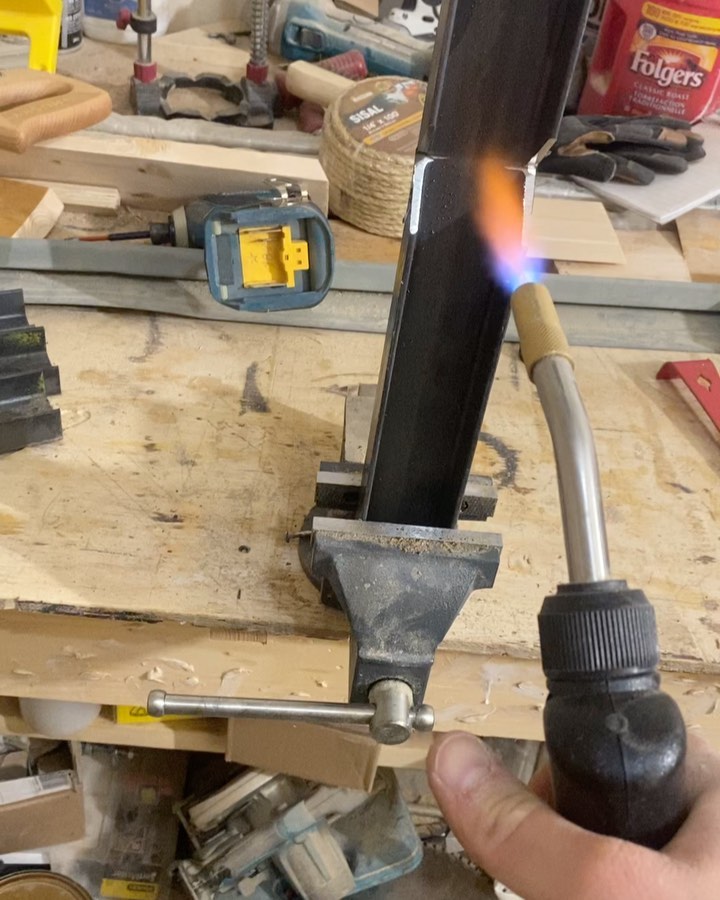 You know things are crazy when your friendly neighborhood finishing carpenter is firing up some JB Weld to get the job done ... because #whynot
Resisted the urge to use it on wood because I am a professional.
.
.
.
#lawrencefinishing #giterdone #carpenterwelding