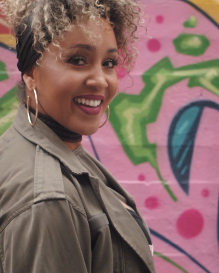 Promovideo for @annalisakumoji nye låt «Hakke Lyst» som er ute NÅ! Hør den på Spotify, ITunes og Apple Music.
Produsert og regissert av Hoang Larsen (@hoanglarsen)
Filmet og redigert av Aleksander Knudsen (@alexgrainprod) #HakkeLyst #promo #teaser #video #videomaking #newmusicfriday #annalisakumoji