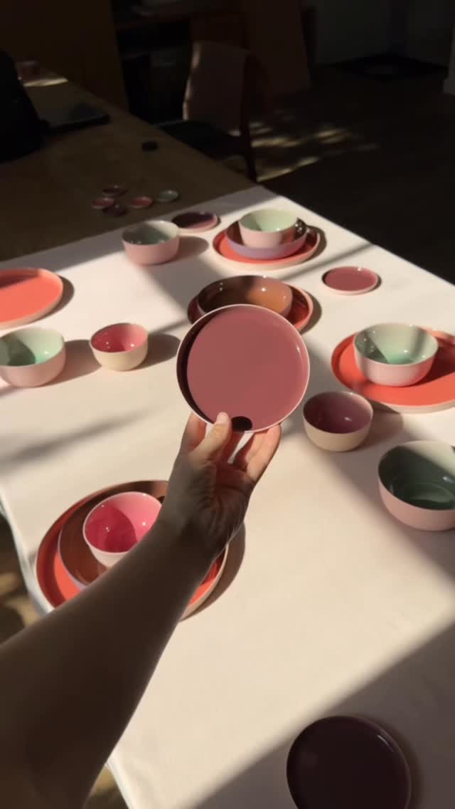 This custom collection made it all the way to the Philippines 🌸 It exudes all the best bits of summer fever. With all sorts of pink, these hues bring kindness and warmth. Starting with salmon pink as a base, the palette unfolds into mint and burgundy—balancing warmth with coolness, and sweetness with the grounding depth of burgundy.
With over 500 color samples in my archive, there’s so much room to play. Let me know if you’d like a custom collection made just for you ♥️