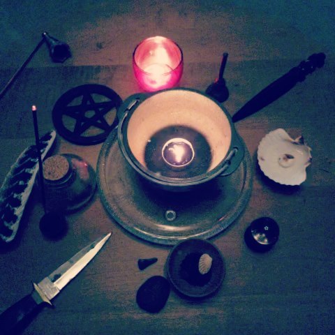 Now is the time to cast your spells for justice, Witches.
#nojusticenopeace #blmwitches
#witchesofinstagram #witch #pagan #pagansofinstagram #witchesunite #solitarywitch