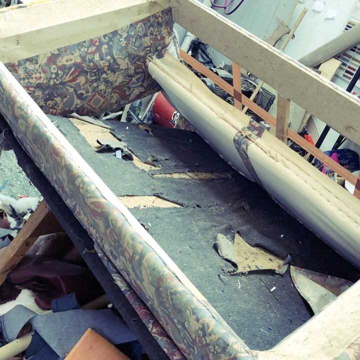 A very heavy sofa bed upholstered recently. #saturday #saturdayvibes #instagood #instadaily #instagram #uk #interior #video #suffolk #homemade #recycle #upcycle #homedecor