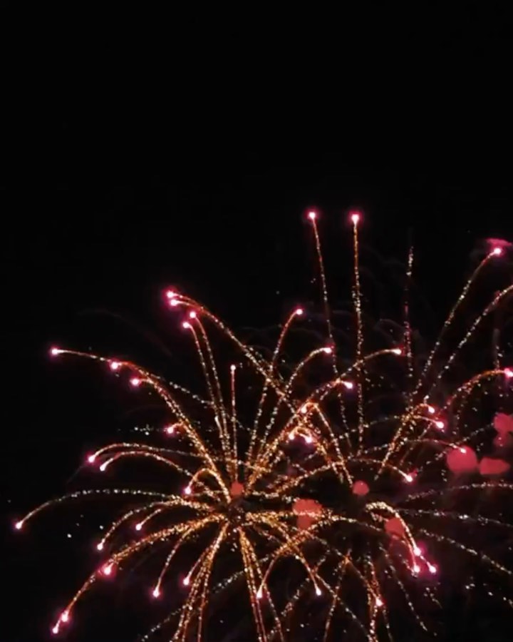 Das ganze Lieblingsmetzger-Team wünscht euch ein frohes neues Jahr 🍾
Wir möchten uns für eure treue und Verbundenheit herzlich bedanken 🥰😍 ihr seid einfach spitze 🔝👈
#lieblinsmetzger #happynewyear #2021 #fleischistmeingemüse