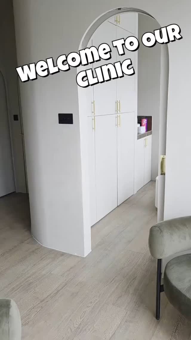 Welcome to our clinic in Battersea, London!
We’re here to offer you a personalised consultation, a range of professional treatments, and premium skincare products.
What are you waiting for? Come see us and treat yourself — you deserve it! #darylsaesthetics #beauty #skincare #glowingskin #aesthetics #antiaging #skincareroutine #facials #healthyskin #aestheticclinic