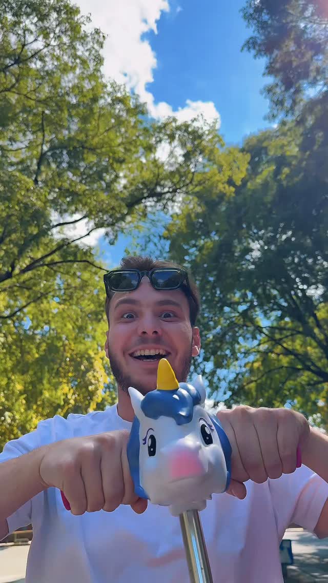 🏍️💨 À sec ? Fais le plein… 🛢️🍺
Quand t’as cramé toute ta réserve, y’a qu’une solution : direction la pompe à bonheur — et ici, elle sert de la bière.
La route est longue, la gorge est sèche…
Le seul carburant ? La cuve.
Alors viens remplir la panse (toujours avec modération 😉). #rosanegra #rosanegratoulouse #rosanegracotebarcelone #restauranttoulouse #bartapastoulouse #barsportif #toulouse