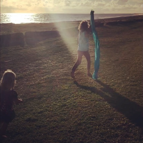 Dancing is your birth right. 🌞
Not only that...but it will certainly keep you young! (There are three generations in this video- spanning 70+ years 😮☺️)
Music: Original piano composition by Adrienne Ramm, “Music for Modern Dance class” album available on Apple Music
.
.
.
.
.
#familydance #naturedance #duncandance #duncandancers #moderndance #creativemovement #creativedancestudio #nature #naturelovers #isadoraduncan #rammdance #freespirit #danceforlife