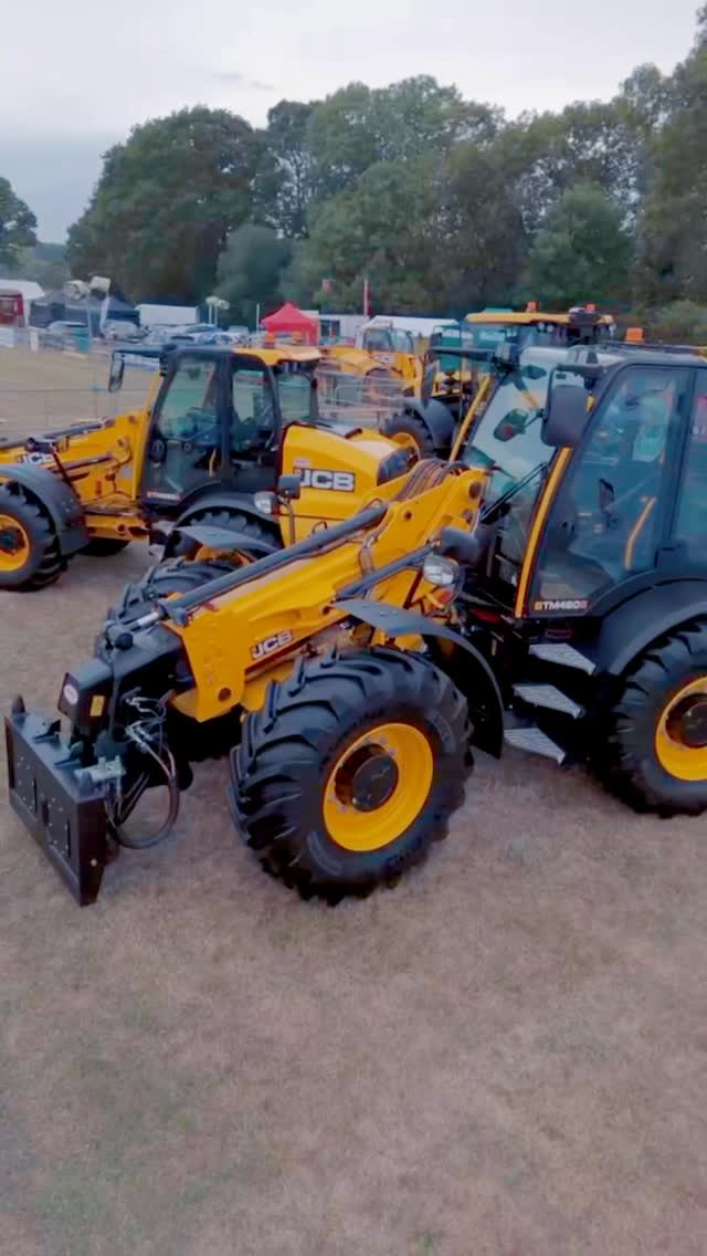 Honiton show 2025 🤩
Large range of Kit on display , come and see what we have on offer 🔥
@jcbagriculture @kuhn_uk @albuttattachments @mccormick_tractors_gb
#beares #jcb #kuhn #mccormick #albutt #taylorattachments #farm #agri #agriculture #farming