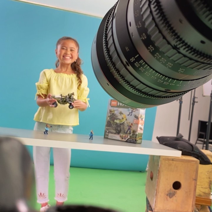 Like, duh! Lily rocking it on set today, playing three different roles.
@megaconstrux #builder #pro