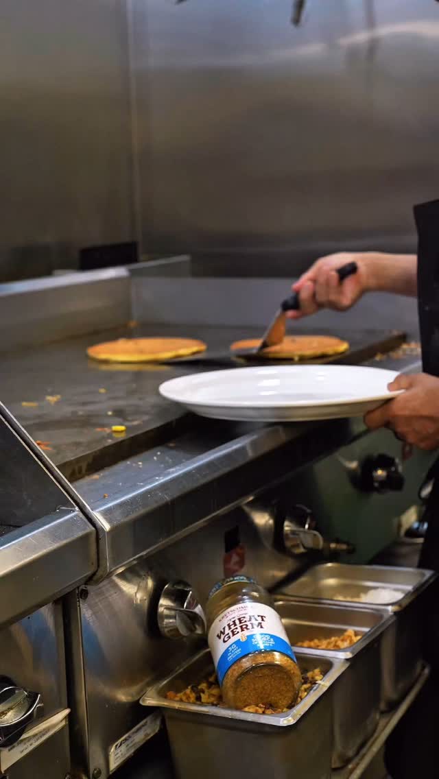 Our Cookies and Cream pancakes are nothing short of absolutely delicious 🤤 🥞
Fluffy pancakes with cookies and cream crumble in the mix, our fresh home made whipped cream topped with even more crushed Oreo 🤩
Try it today at one of our 5 amazing locations 💥
#stacksbreakfast #stacks #breakfast #brunch #pancakes #cookiesandcream #oreo