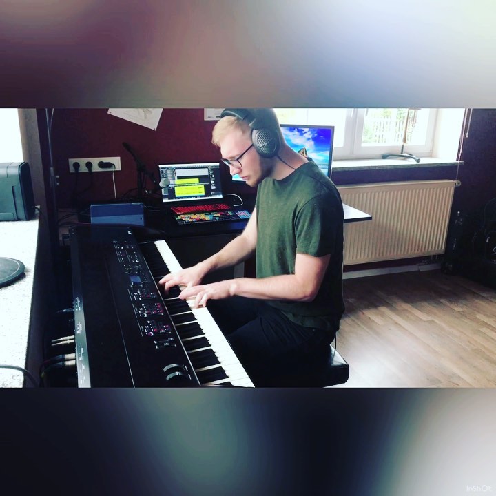 Nica‘s Dream - Horace Silver
Complete video on YouTube link in Bio.
That beautiful standard is one of my favorites.
#instapiano #jazztrio #improvisation #arrangement #piano #jazzstandard #triomusic #kawaipiano #horacesilver #horacesilverquintet