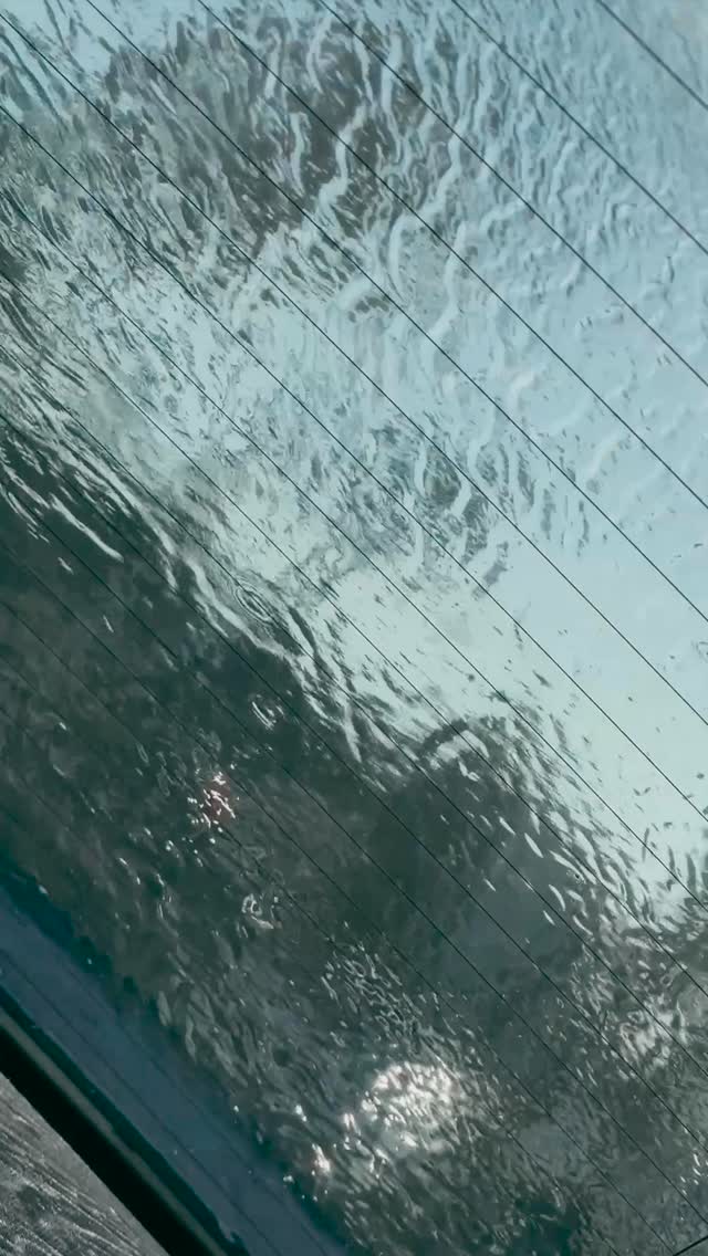 Riding the summer wave ☀️
.
.
.
.
.
.
#sunnydays
#StorytellingInMotion #SummerCinema #femaledirector #shotoniphone #summervibes☀️ #mediterranean #SummerNarratives #CinematographyLove #FrameByFrame #FilmIsLife #MoodBoard #VisualVibes #CinematicMood #SummerAesthetic #DreamyVisuals #spain #gandia #valencia