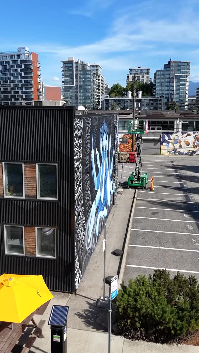 “Pathmaker” - a mural collaboration between @brotherjopa and @andrea_wan. Our wall celebrates the force of creativity and honours the artists and visionaries forging new paths and shaping our city.💙
📍159 W 4th Ave (next to Nana’s Green Tea)
This mural is made possible by @astroartsfestival. Consider supporting the efforts of our community by coming out this weekend or contributing via the patron program to help make this an annual celebration! Patron program link available at the @astroartsfestival website ✨