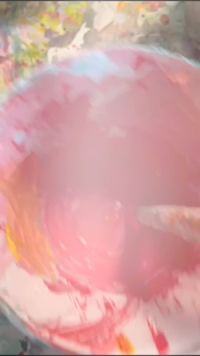 Summertime action painting at the "Malsalon"
#acrylicpainting #malsalon #bezirkmoedling #vangohinspired