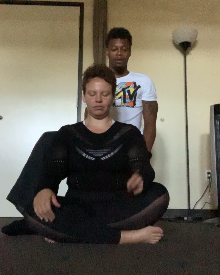 A good stretch to clear the gallbladder which can hold emotions like fear/anxiety. - @awakethysoul
WARNING: DO NOT TRY UNLESS YOU HAVE FULL CONSENT AND HAVE BEEN PROPERLY TRAINED TO PREVENT INJURY . 😁