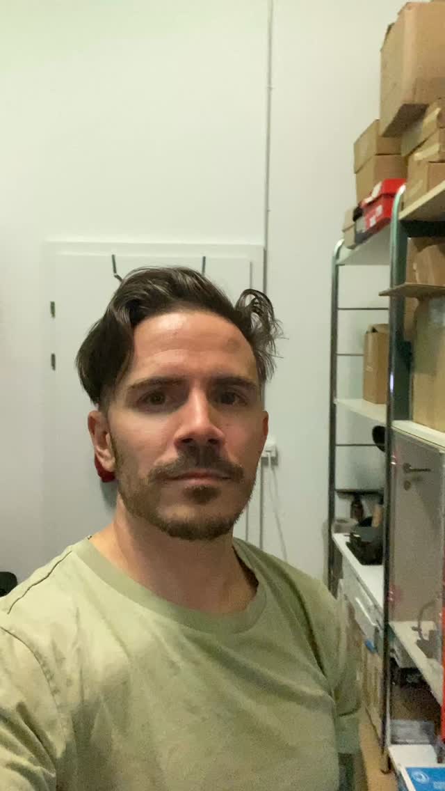 Wollte nur mal schnell Hallo sagen. 🙋🏽♂️😃 (Sorry, ist halt auf Schweizerdeutsch 😉)
#labyrinthwuerfel #3dprinting #prusacoreone #diy #wood #holzmöbel #sälbergmacht #roh #vollgeil #ademässi #schweizerdeutsch