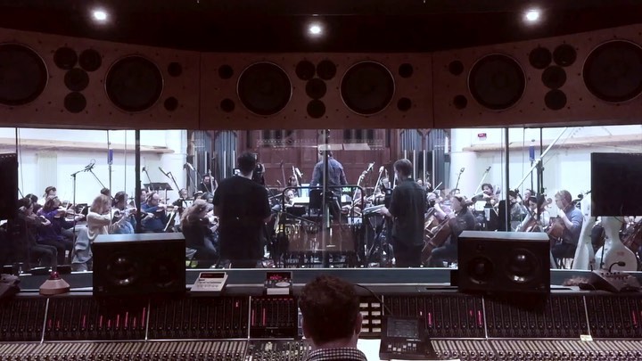 This is London. This is English Session Orchestra. 11/2/22 @airstudioslyndhurst @warnerchappellmusic @wcpmuk @warnerchappelluk
•
•
•
•
•
#englishsessionorchestra #recordingstudio #studiolife #orchestra