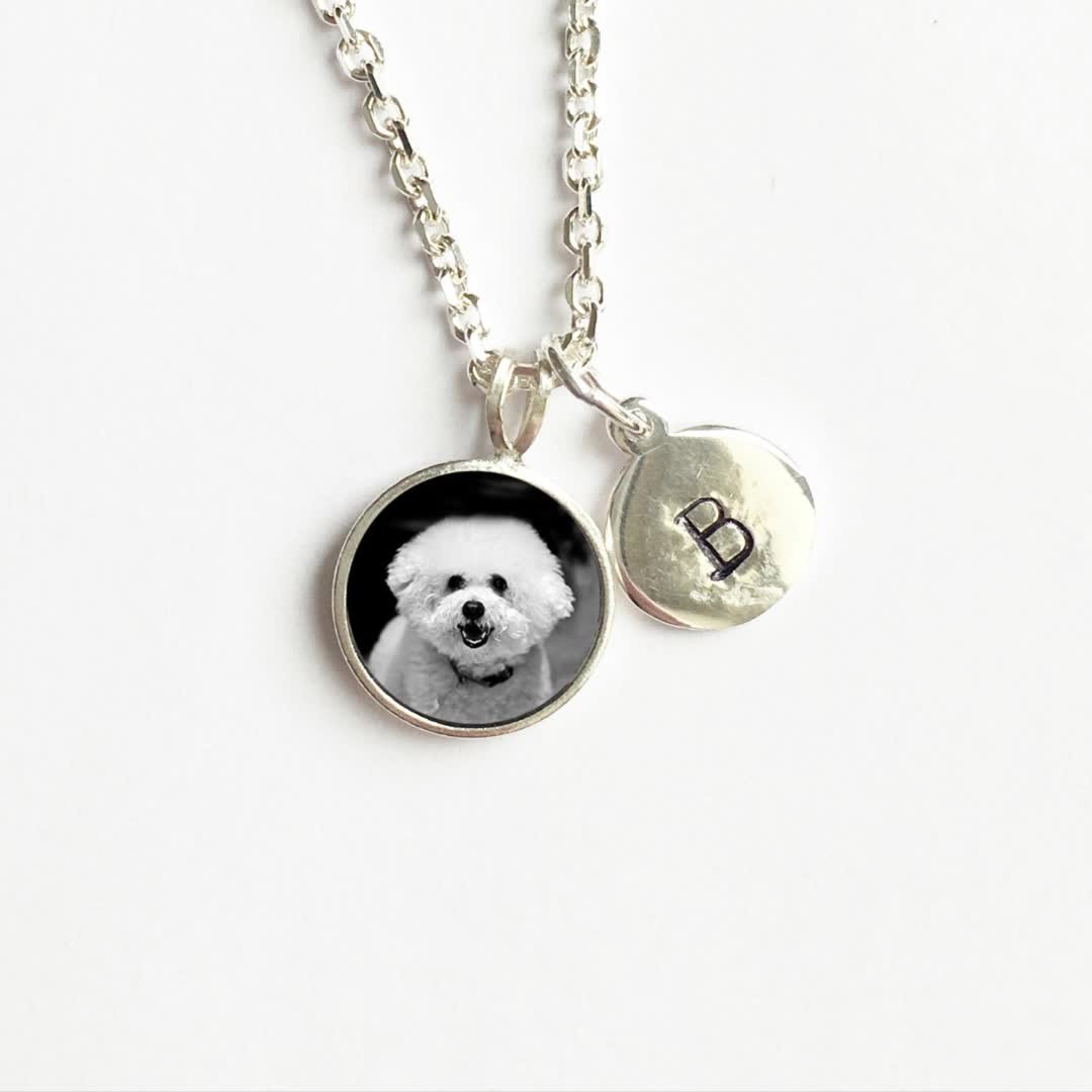 Special gifts like this can make someone feel so special and treasured. Wouldn't you want to feel special and treasured too? Give them a big hint " I would love a Photogem" Oh heck just treat yourself, because you're worth it 🥰
.
.
.
#photogem #feelinggood #bespoilt #spoilhergifts #giftsforgirls #giftsforwomen #personalisedgiftsforher