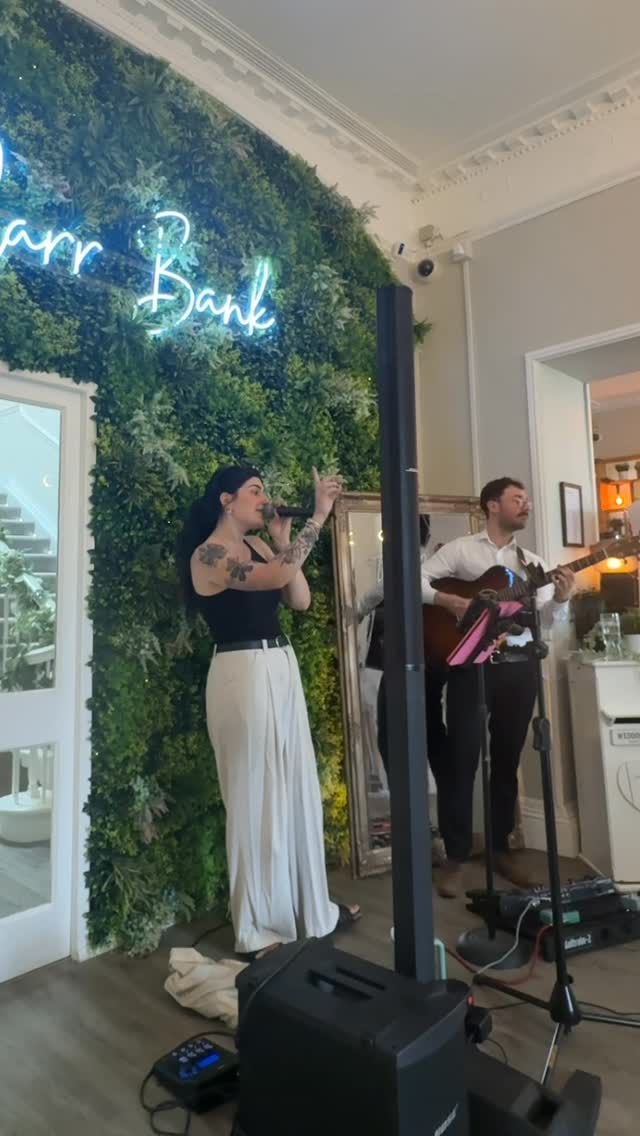 Still into you at @carr_bank for C & S! What an amazing wedding this was 🎶
#acousticduo #nottingham #nottinghamweddings #stillintoyou #paramore #emowedding #alternative #altrock