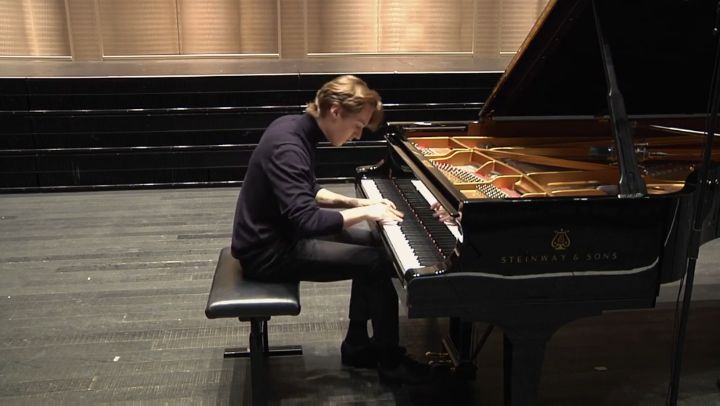 Here's a bit of Mendelssohn's dramatic and fiery Variations Sérieuses which I recorded last year, shortly before the first lockdown.. The rest is on YouTube! (Link in bio)
@zhdkmusic
#zhdkdiplomas21