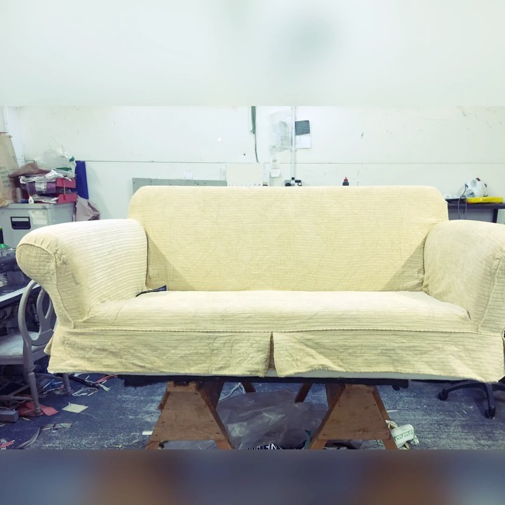 Now taking bookings for November ! A Loose cover sofa ( slipcover ). #mondaymotivation #monday #mondaymood #loosecover #slipcovers #uk #suffolk #throwback #interior #home #decor #sewing #handmade #upholsteryfabric #upcycle #recycle #instadaily #instagood #2018