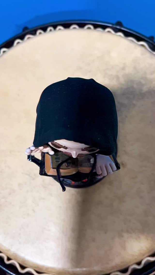 Presente personalizado é a melhor escolha!
Pensado e criado para ser inesquecível ❤️
Esse é o meu novo estilo Pop feito pra @carina_granato presentear uma pessoa muito especial pra ela @d.lino 🖤
Mais um pra coleção.
Obrigada por me escolher mais uma vez e pelo carinho comigo e com meu trabalho ✨
Vem comigo mostrar com vcs são pessoas especiais e merecem um presente com personalidade 💡
⚡Quer transformar suas ideias em realidade?
Mande um direct .. terei o maior prazer em te atender ⚡
#feitoamao #feitocomamor #personalizados #artesanal #artesa #porcelanafria #feitopormim😍 #exclusivo #exclusive #handmade #biscuit #biscuitpersonalizado #chaveirospersonalizados #presentepersonalizados #resina