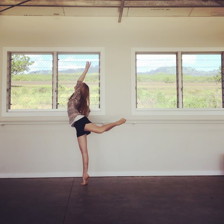 More excerpts from Duncan barre ☺️
Join us (in person) this Sunday 3.21.22 Spring Equinox 🌷 for more delicious movement- beginners most welcome!!!
See details at RammDance.org
.
.
.
.
.
#moderndance #rammdance #moderndancer #moderndancers #dance #hawaiidance #hawaiidancers #hawaiidancer #kauaihawaii #kauailife #kauailove #kauai #isadoraduncan #duncandancers #duncandance