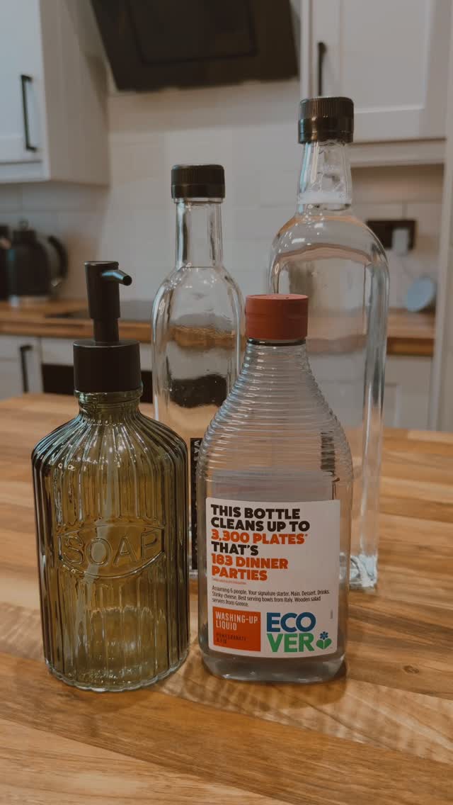 The Refill Process at The Conscious Collective explained ✨ Worth a watch if you’re wondering how things work around here ♻️
#smallbusiness #refillnotlandfill #ecorefills #lowtoxlivingbusiness #mumledbusiness #sustainability #toddlermum #sustainablebusiness