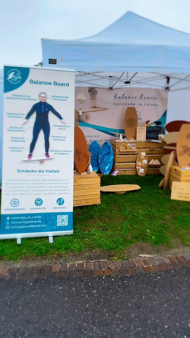 🌿 Danke, Bodman-Ludwigshafen! 🌊
Auch wenn das Wetter nicht immer nach Sommer geschrien hat – ihr habt’s trotzdem sonnig gemacht!
Danke an alle, die uns bei der Sommeraugenweide besucht haben und an unserem Stand vorbeigeschaut, gequatscht, getestet oder einfach gute Vibes dagelassen haben. 🙌🌧☀️
Ein riesiges Danke auch an @jogimayer & das ganze Team für die super Organisation – ihr habt echt was Schönes auf die Beine gestellt! 💪
Bis zum nächsten Mal – wir freuen uns schon!
Warst du auch mit dabei? Schreibs in die Kommentare
#surfstylefever #balanceboard #handmadewithlove #sommeraugenweide #bodmanludwigshafen #danke #supportlocal #regionaleshandwerk #sommerfeeling
#bodensee #bodenseeliebe #kunsthandwerk