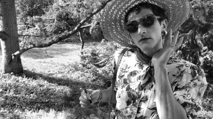 🦄 Légers, soyez légers ! Mon nouveau clip "Tranquille" avec la magnifique Maryse 🚀 lien dans la bio
#Dattola #Tranquille #Maryse #lovestory #love #RPDG #drag #dragrace #queen #queer #gay #somelikeithot #tango