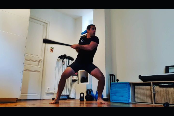 🇨🇵 Je remplace les étirements passifs par des exercices fonctionnels qui étirent et restituent de la puissance afin de travailler l'élasticité de mes tissus @functionalpatterns
🇬🇧 I replace passive stretching by functional movements that keep the elasticity of my tissues @functionalpatterns
.
.
.
.
#functionalpatterns #functionaltraining #entrainement #entrainementfonctionnel #musculation #fitness #muscu #mma #boxing #body #yoga #wrestling #remiseenforme #preparationphysique #cardio #exercices