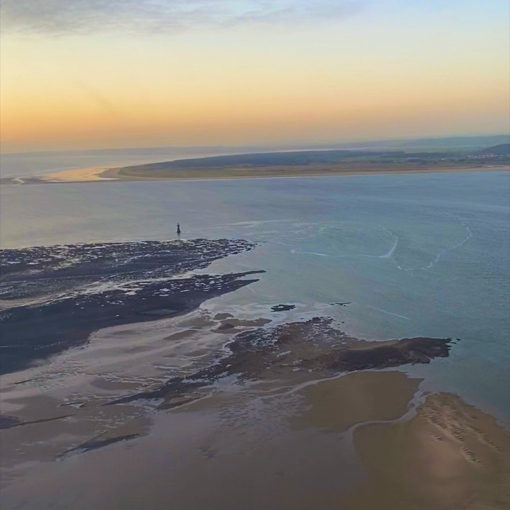 Epic sunset flights with www.gowerflightcentre.co.uk!
A Christmas gift they’ll never forget!
#sunset #christmas #gifts #flight #flightexperience #giftexperience #beach #gower #gowerpeninsula