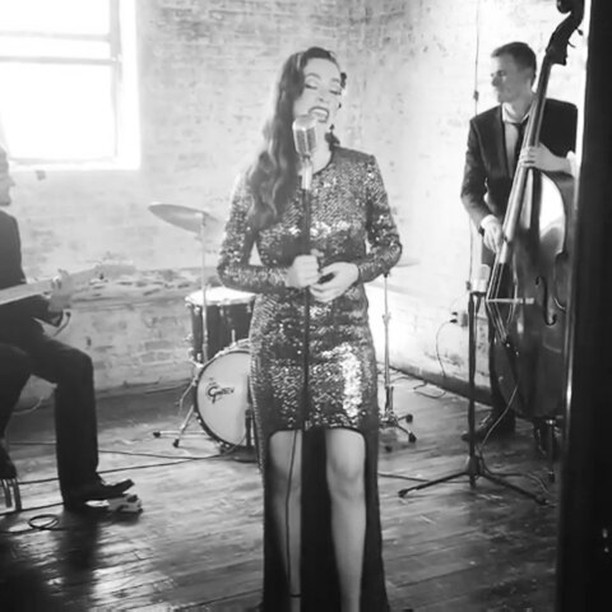 Heres a little behind the scenes appetizer from one of our new videos!
We are Playing THIS Thursday December 1st (7-10) at the @harvestonhudson in #westchester #nocover #bellatonic #hudsonriver #jazzmeetspop #behindthescenes #newvideo #feelinggood #ninasimone #onyxartists
With the ever amazing @matt.pedals @nathan__eb and @thefelsch