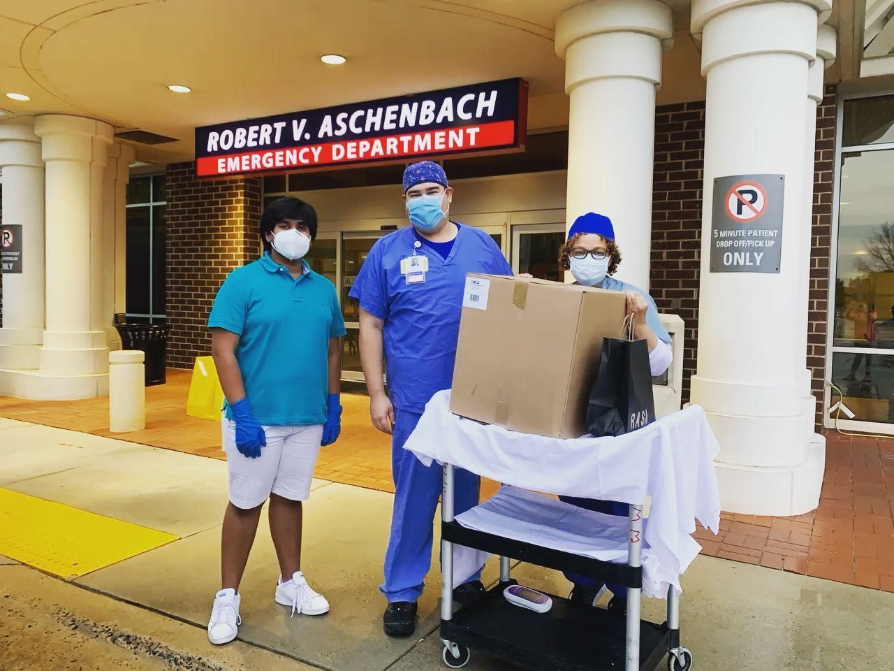 Wednesday’s dinner for the amazing Adventist Healthcare Shady Grove Medical Center @adventisthc. Grateful for these heroes! •
•
Wednesday’s Meal Donation - 30 yummy Indian meal bowls from Rasa @rasa! •
•
#Coronavirus #COVID19 #ThanksHealthHeroes #HeroesOfCOVID #MD #Rockville #ShadyGrove #AdventistHospital #AdventistHealthcare #Frontline #Heroes #HealthcareHeroes